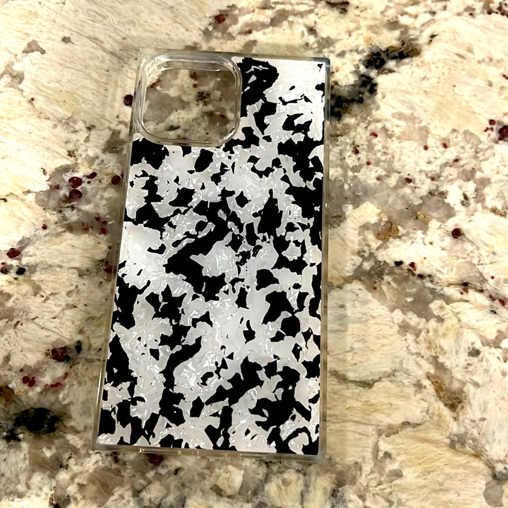 Size 13 pro max black and white Flaunt square phone case